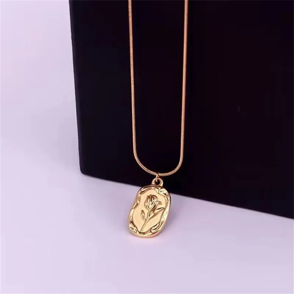 Damask Necklace