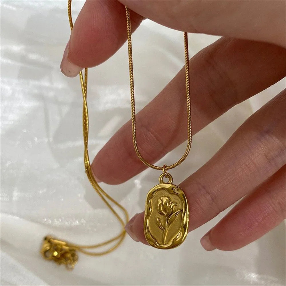 Damask Necklace